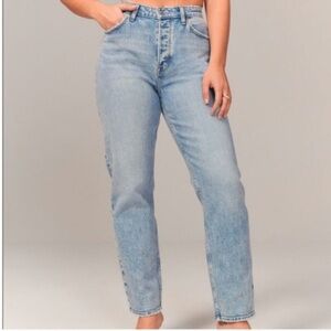 EUC Abercrombie & Fitch Curve Love The Dad High Rise Light Wash Size 24|00S